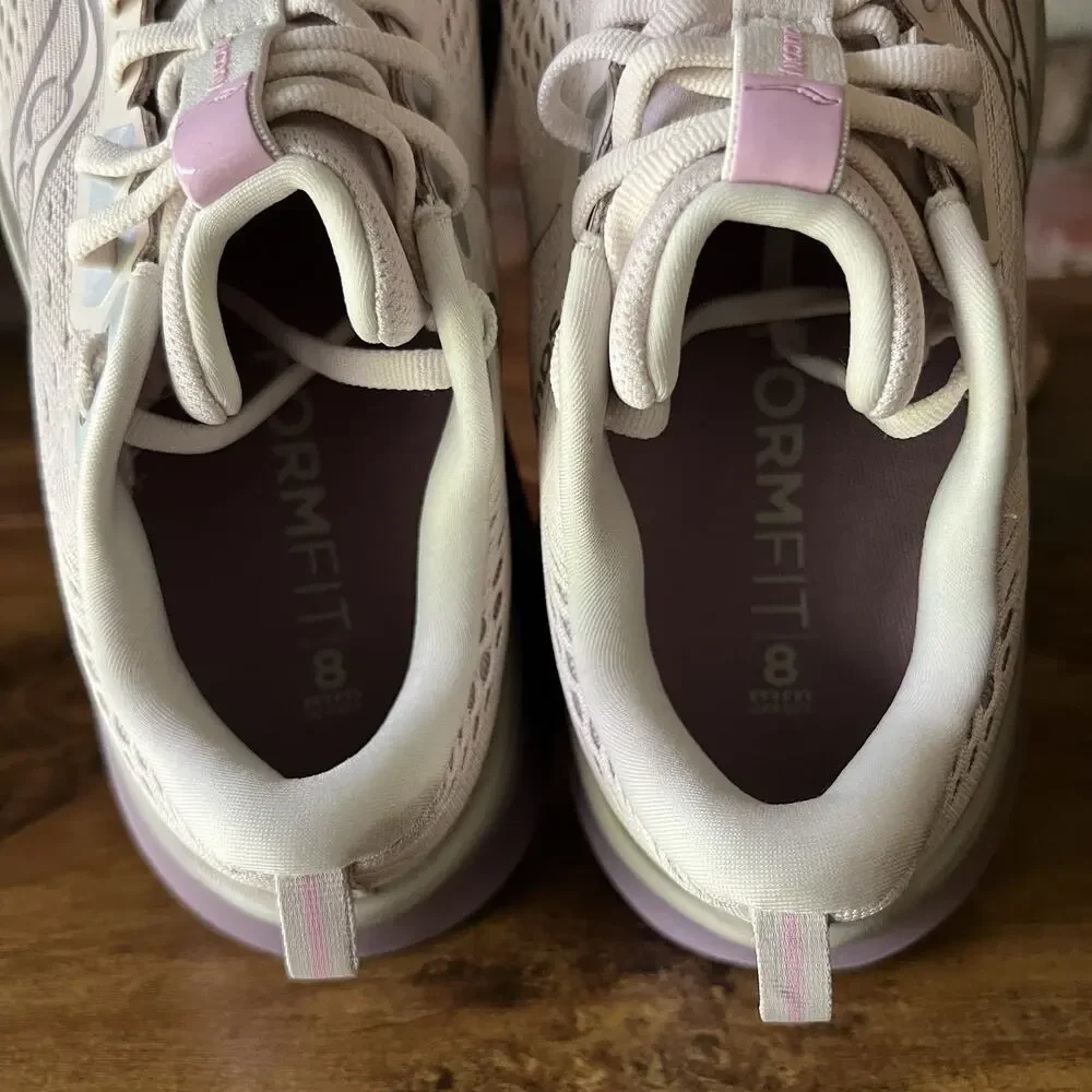 Saucony Guide 18 Cushioned Women Size 9 Cream Lavender Running Shoes Sneakers